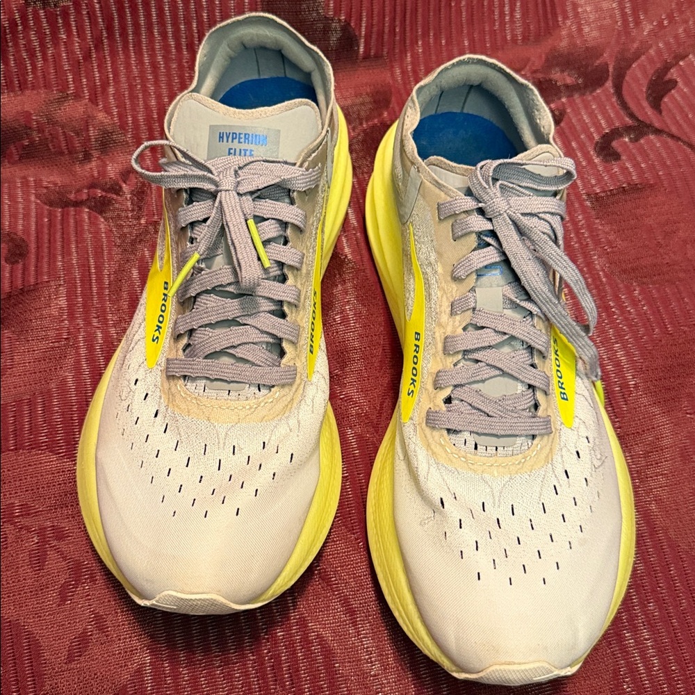 Brooks Hyperion Elite Cream and Yellow Running Shoes uniset size 7